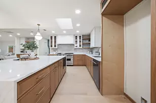 8639 Clover Meadow Dr, Dallas, TX 75243 - Photo 14