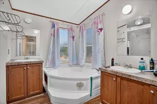 5703 N Sunchase Dr, Granbury, TX 76049 - Photo 22
