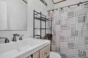 5703 N Sunchase Dr, Granbury, TX 76049 - Photo 28