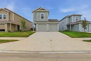 1429 Teak Ln, Fort Worth, TX 76140 - Photo 2