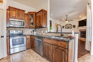 9120 Parkview Cir, Tolar, TX 76476 - Photo 8