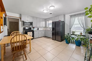508 NW Newton Dr, Burleson, TX 76028 - Photo 8