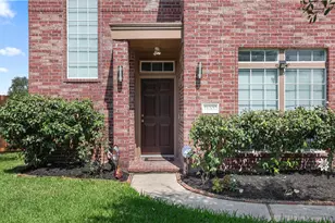 11001 Thornwood Dr, La Porte, TX 77571 - Photo 4