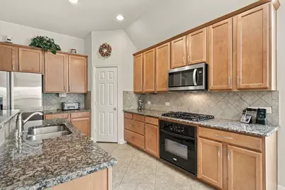 850 Carolina Way, Lantana, TX 76226 - Photo 18