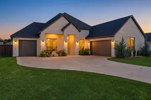 1525 Blue Lake Dr, Burleson, TX 76058 - Photo 1