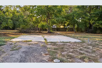 1710 Cleveland, Greenville, TX 75401 - Photo 2