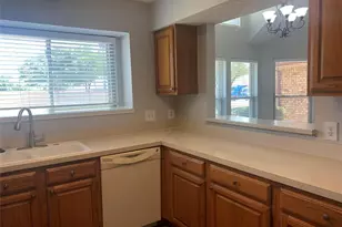 2766 Claremont Dr, Grand Prairie, TX 75052 - Photo 8