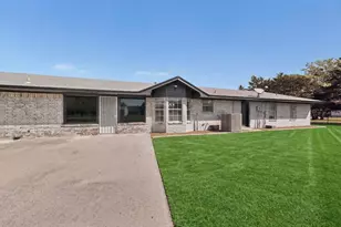 529 Morris Ln, Greenville, TX 75402 - Photo 4