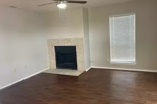 8129 Foxfire Ln, White Settlement, TX 76108 - Photo 2