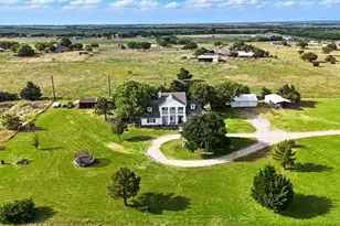 185 Quail Run Ct, Decatur, TX 76234 - Photo 2