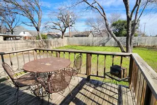 2521 Littlepage St, Fort Worth, TX 76107 - Photo 12