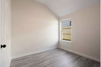 1915 Missouri Avenue, Fort Worth, TX 76104 - Photo 10