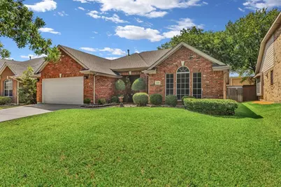 4825 Gloucester Drive, Grand Prairie, TX 75052 - Photo 4