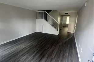 2268 Colony Ct, Dallas, TX 75235 - Photo 2