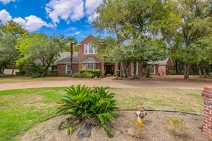 1051 Hidden Valley Ct, McGregor, TX 76657 - Photo 2