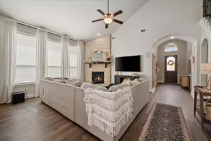 2741 Thornhill Ln, Mansfield, TX 76084 - Photo 8