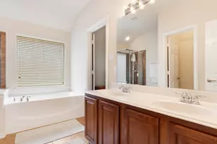 [Address not provided], Grand Prairie, TX 75052 - Photo 18