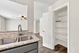 6811 Waterlilly View Ln, Richmond, TX 77469 - Photo 8