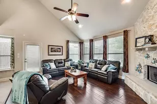 7043 Orion Dr, Grand Prairie, TX 75054 - Photo 6