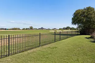 837 Thomas Crossing Dr, Fort Worth, TX 76028 - Photo 36