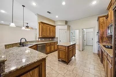837 Thomas Crossing Drive, Fort Worth, TX 76028 - Photo 10