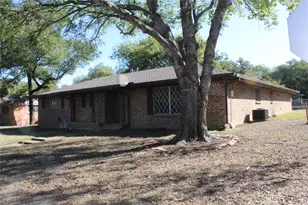 202 N 29th St, Gatesville, TX 76528 - Photo 2