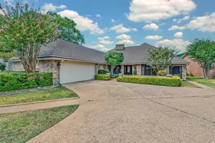 3711 Windmill Hill Dr, Waco, TX 76710 - Photo 2