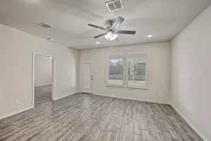 8164 Trudy Ln, Fort Worth, TX 76120 - Photo 14