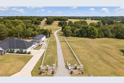 1098 Paradise Parkway, Poolville, TX 76487 - Photo 40