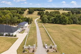 1098 Paradise Pkwy, Poolville, TX 76487 - Photo 40