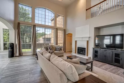 611 Creekwood Lane, Grand Prairie, TX 75052 - Photo 6