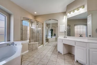 611 Creekwood Lane, Grand Prairie, TX 75052 - Photo 14