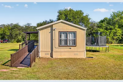 24 Spring Creek Circle, Grand Prairie, TX 75054 - Photo 10