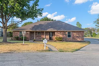 911 Clearview Street, Krum, TX 76249 - Photo 1