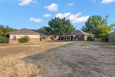 911 Clearview Street, Krum, TX 76249 - Photo 38