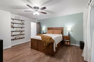 911 Clearview St, Krum, TX 76249 - Photo 4
