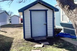 709 N Collins Fwy, Howe, TX 75459 - Photo 10