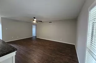 110 Yorkshire St, Cedar Hill, TX 75104 - Photo 4