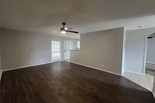 110 Yorkshire St, Cedar Hill, TX 75104 - Photo 4