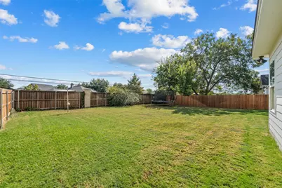 10413 Fallen Leaf Drive, Waco, TX 76712 - Photo 2