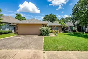 5909 Kesler Dr, Arlington, TX 76017 - Photo 2