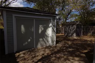2423 Marfa Ave, Dallas, TX 75216 - Photo 14