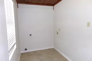 2423 Marfa Ave, Dallas, TX 75216 - Photo 10