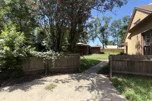 216 S Prairieville St, Athens, TX 75751 - Photo 4