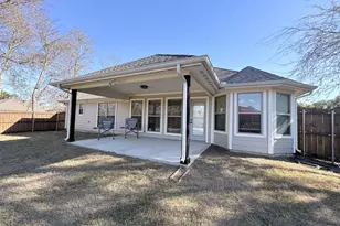 628 E Walcott St, Pilot Point, TX 76258 - Photo 24