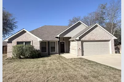 628 E Walcott Street, Pilot Point, TX 76258 - Photo 2