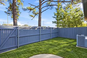 404 Hollyhill Ln, Denton, TX 76205 - Photo 24