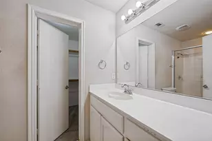 909 Honey Locust Ln, Crowley, TX 76036 - Photo 8