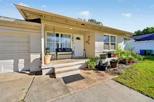 1813 Baxley Dr, Carrollton, TX 75006 - Photo 2