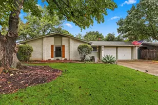 306 W Northgate Dr, Irving, TX 75062 - Photo 2